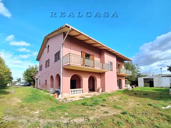 Casa con 8 locali in vendita in Addolorata, Recanati