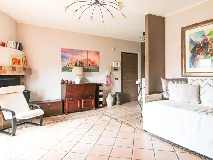 Appartamento quadrilocale in vendita in Via Cesare De Titta, Ortona