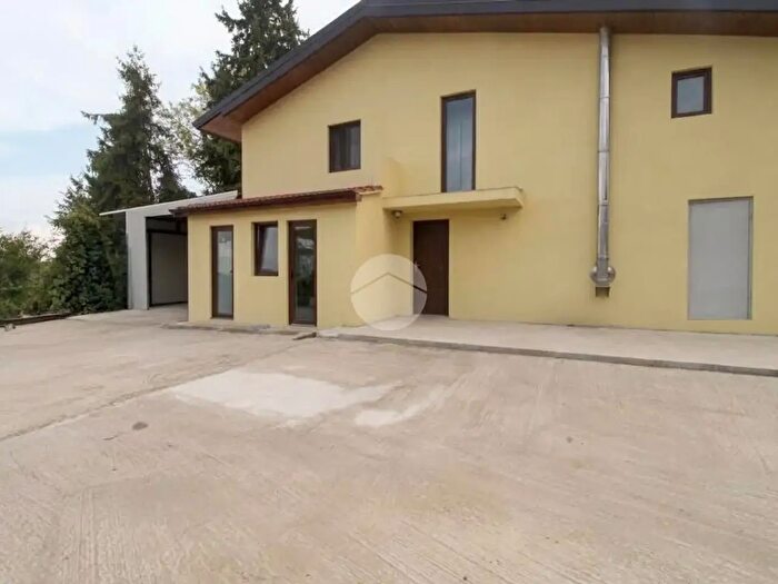Casa trilocale in vendita in Strada Bersatico, Lesignano De' Bagni