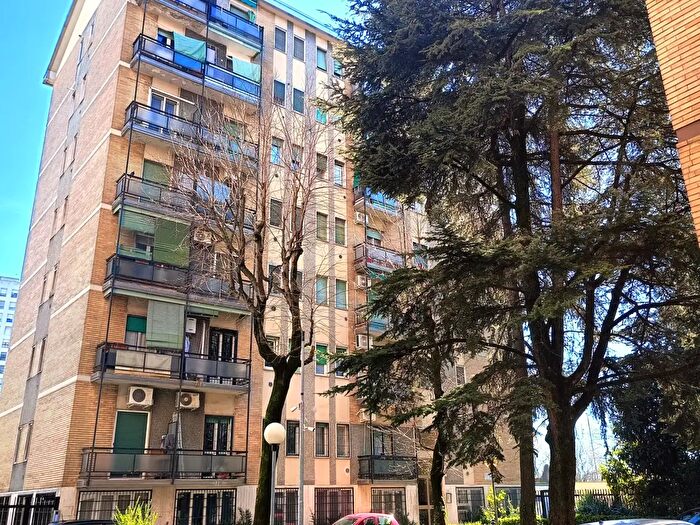 Appartamento trilocale in vendita in Via Marco dAgrate, Milano