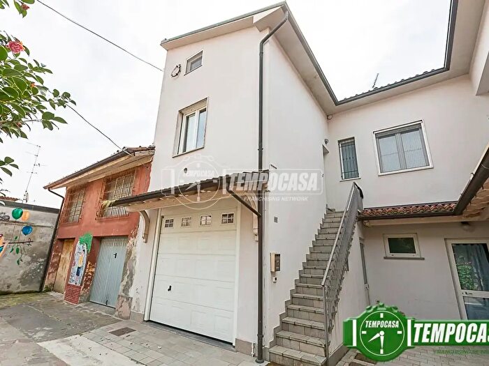 Appartamento bilocale in vendita in Via Roma, Castiglione DAdda