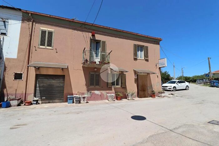 Appartamento con 5 locali in vendita in Contrada Cerreto, Francavilla Al Mare