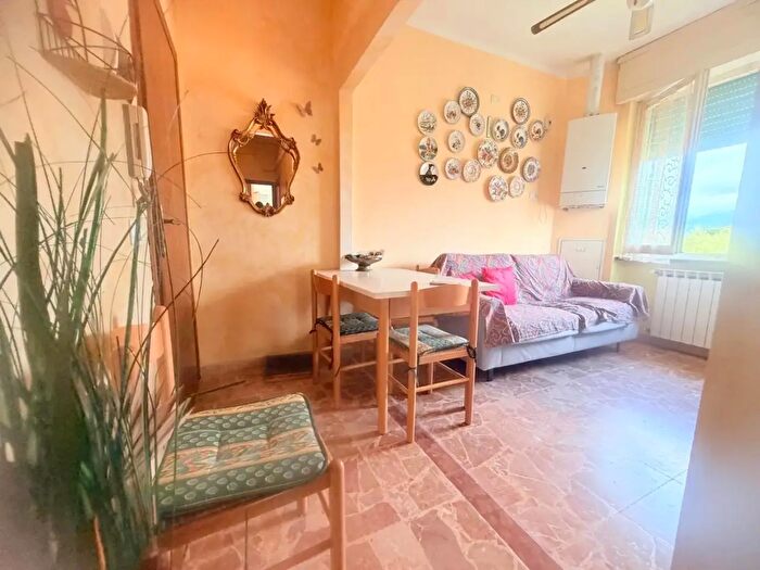 Appartamento bilocale in vendita in Massa