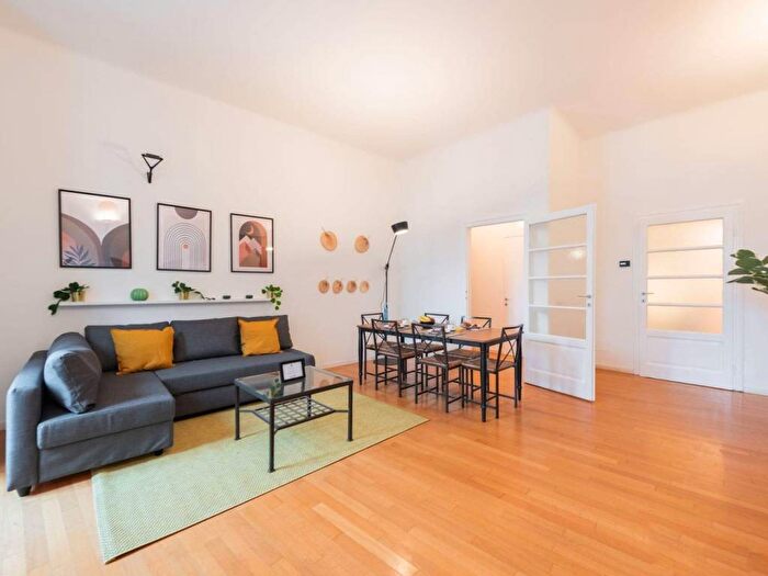 Appartamento trilocale in affitto in Corso di Porta Ticinese, Carrobbio, Milano