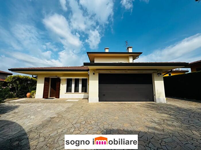 Casa con 6 locali in vendita in Via Roma, Cerea