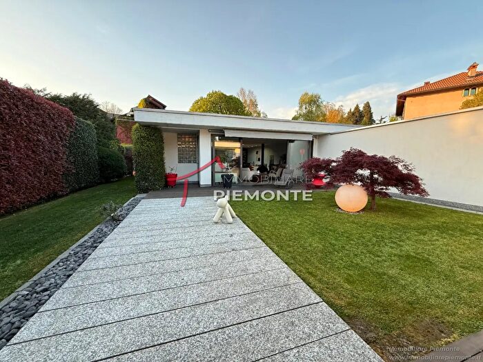 Casa quadrilocale in vendita in Oleggio Castello