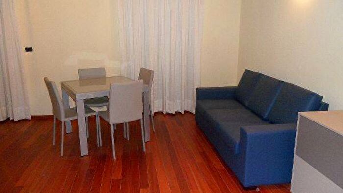 Appartamento trilocale in affitto in Via Vida, Centro, Alba