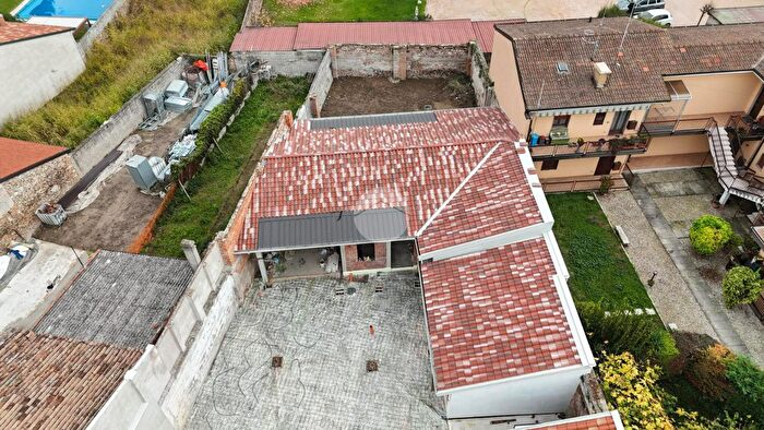 Casa con 5 locali in vendita in Corso Camillo Benso Conte di Cavour, Zevio