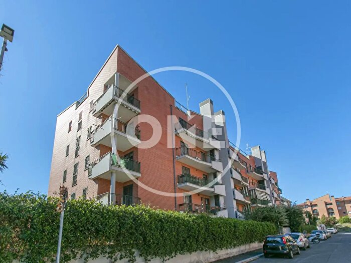 Appartamento bilocale in vendita in Via Luigi Olivi, Roma