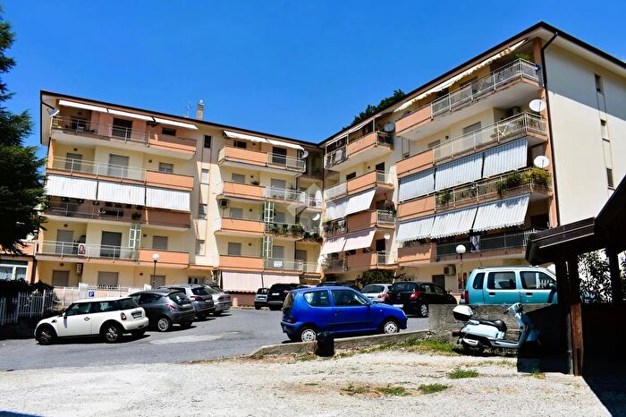 Appartamento trilocale in vendita in Via del Grillo, Paola