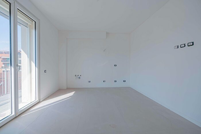 Appartamento trilocale in vendita in Via Nazionale, Pinerolo