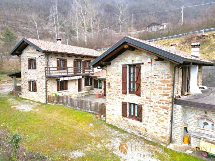 Casa con 6 locali in vendita in Pezzolo Valle Uzzone