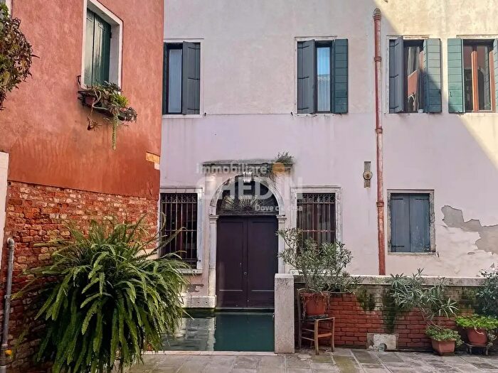 Appartamento con 5 locali in vendita in Venezia