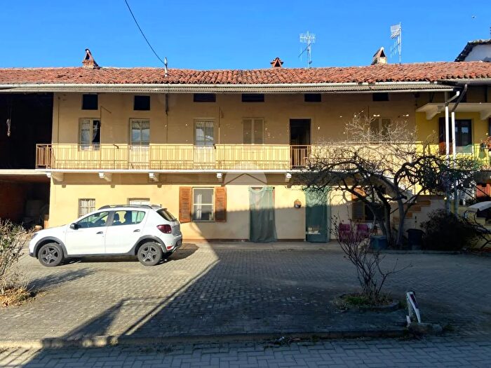 Casa con 5 locali in vendita in Cascina Gouj, Bollengo