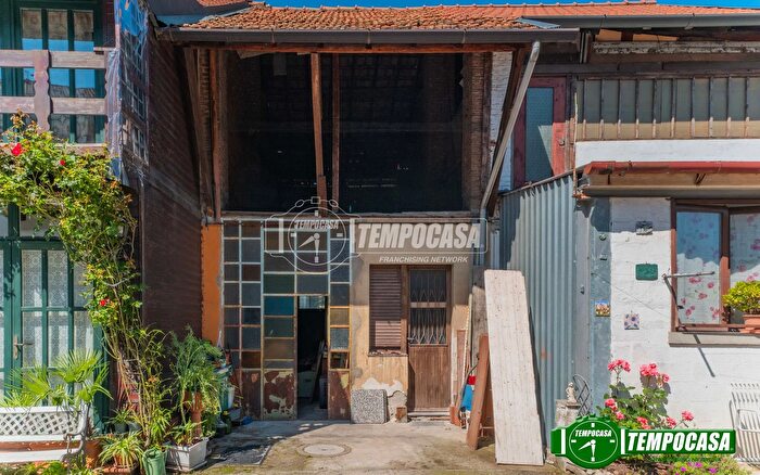 Casa trilocale in vendita in Via Dante Alighieri, Magenta