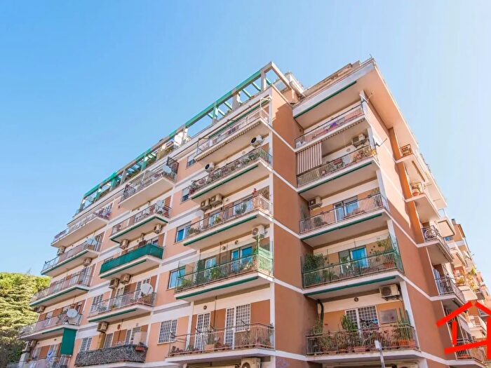 Appartamento trilocale in vendita in Via Giovanni De Calvi, Roma