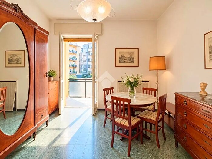 Appartamento trilocale in vendita in Via Friuli, Milano