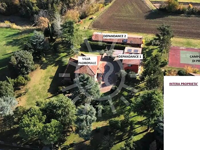 Casa con 10 locali in vendita in Bologna