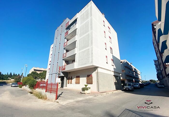 Appartamento trilocale in vendita in Via Padre Lerario Putignano, Putignano