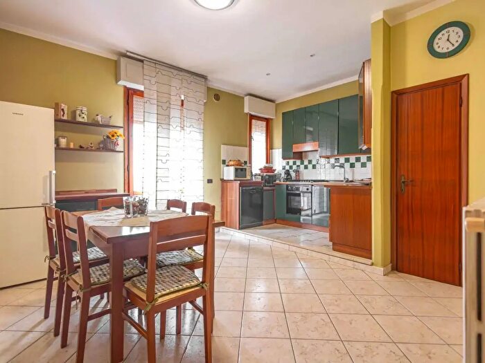 Appartamento con 7 locali in vendita in Castelfranco Di Sotto