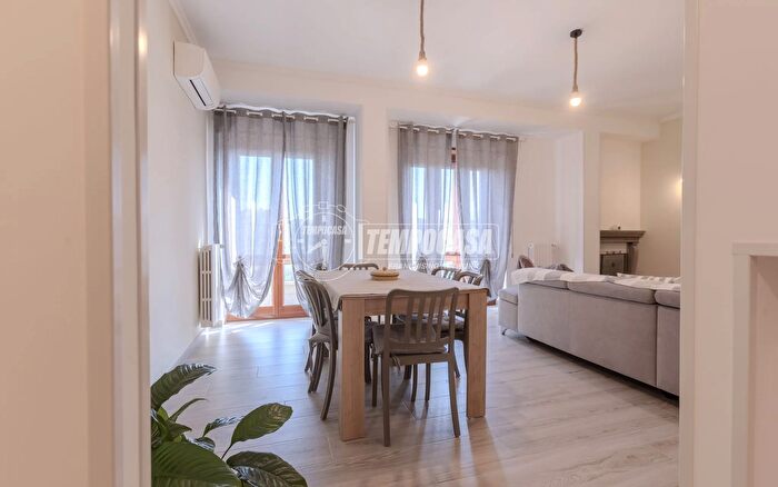 Appartamento quadrilocale in vendita in Strada Teverina, Viterbo