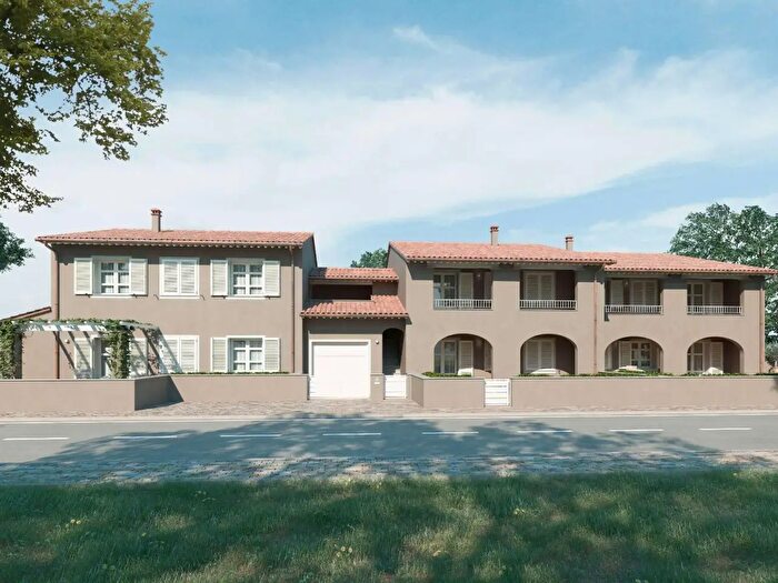 Casa quadrilocale in vendita in Via del Popolo, Pontedera