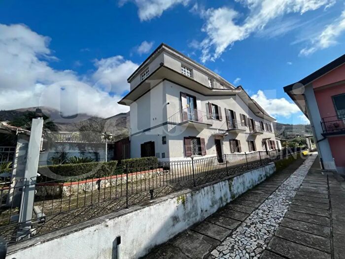 Casa con 10 locali in vendita in Piazza Municipio, Gioia Sannitica