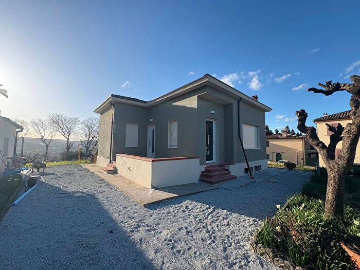 Casa quadrilocale in affitto in Piazza San Rocco, Poggio Berni, Poggio Torriana