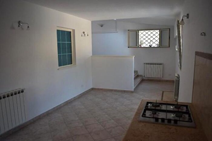 Appartamento trilocale in vendita in Via Cola di Rienzo SNC, Pietrasanta