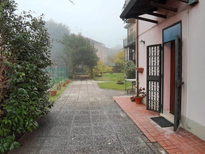 Appartamento con 6 locali in affitto in Piazzetta Augusto Righi, Via Modena, Ferrara