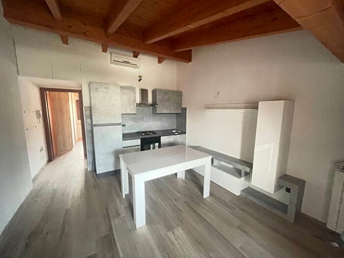 Appartamento bilocale in affitto in Via Carlo Cattaneo, Cesano Maderno