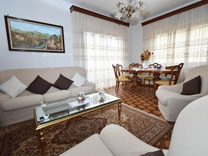 Casa con 6 locali in vendita in San Giuliano Terme