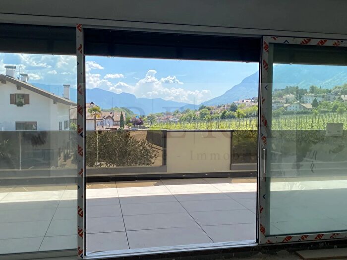 Appartamento quadrilocale in vendita in Kalterer Straße Via Caldaro, Appiano Sulla Strada Del Vino