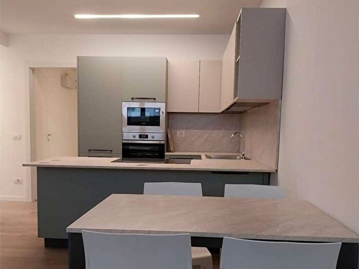 Appartamento monolocale in affitto in via Cesare Balbo, Bocconi, Milano