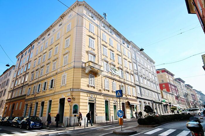 Appartamento bilocale in vendita in Via dellIstria, Trieste