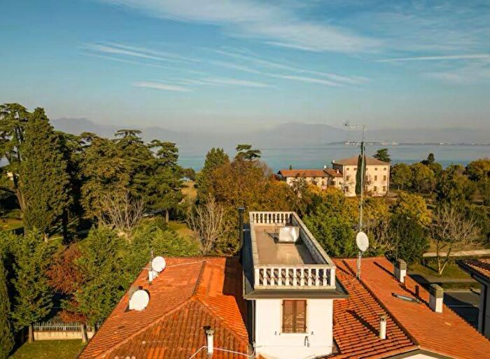 Appartamento trilocale in vendita in Viale Marcomi, Desenzano Del Garda