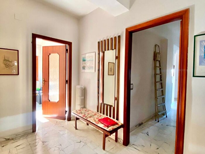 Appartamento con 6 locali in affitto in Via Emanuele Paparo, Centro, Vibo Valentia