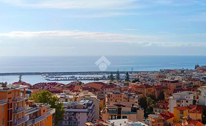 Appartamento con 5 locali in vendita in Via Wolfgang Goethe, Sanremo