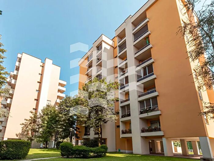 Appartamento quadrilocale in vendita in Via Sporting Mirasole, Opera