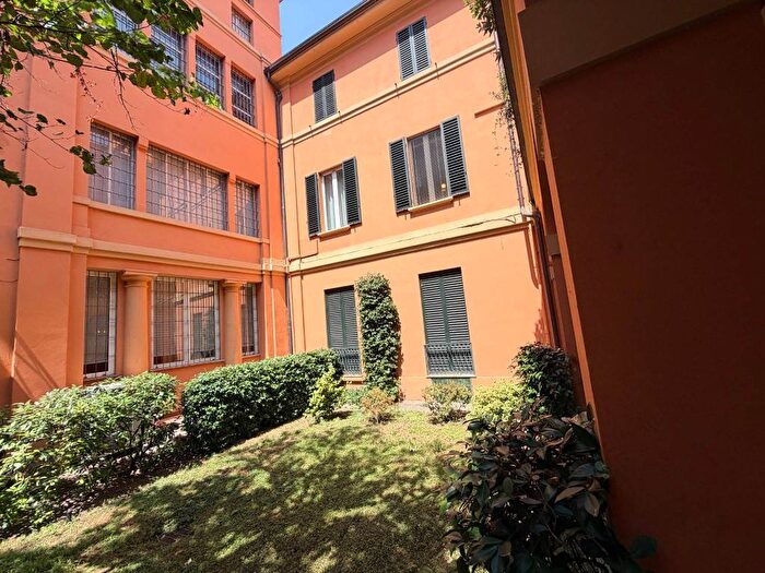 Appartamento trilocale in affitto in Centro Storico, Bologna