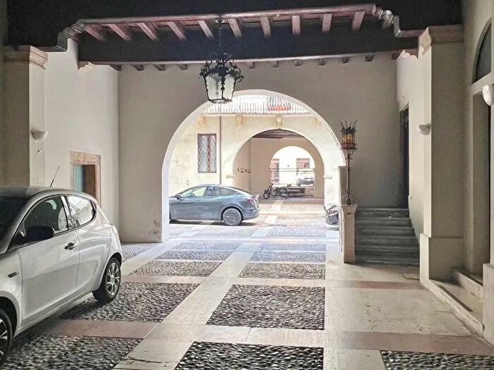 Appartamento quadrilocale in vendita in Contra Riale, Vicenza