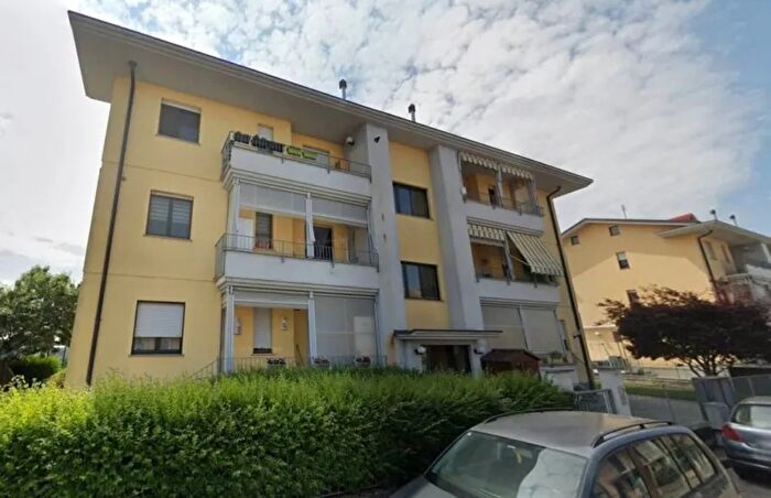 Appartamento trilocale in vendita in Via del Porto Carmagnola, Carmagnola