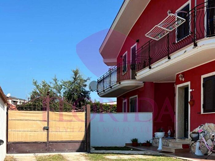 Casa trilocale in affitto in Via Gaeta, Nuova Florida, Ardea