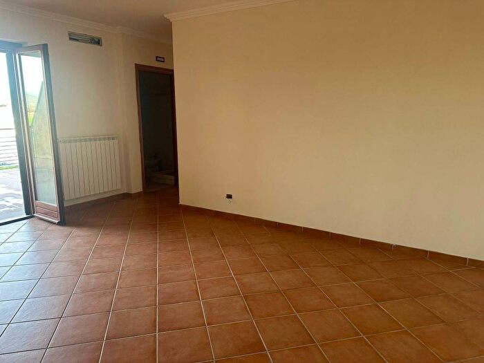 Appartamento trilocale in affitto in Via Gian Lorenzo Bernini, Pichini, Guidonia Montecelio