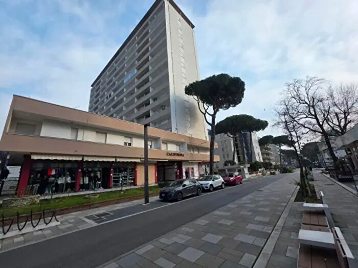 Appartamento trilocale in vendita in Viale Giosuè Carducci, Comacchio