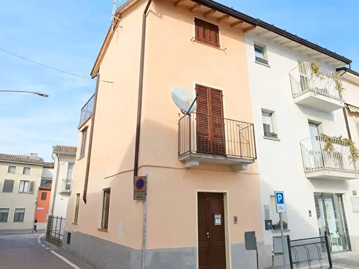Casa trilocale in vendita in Piazza Roma, Bagnolo Cremasco
