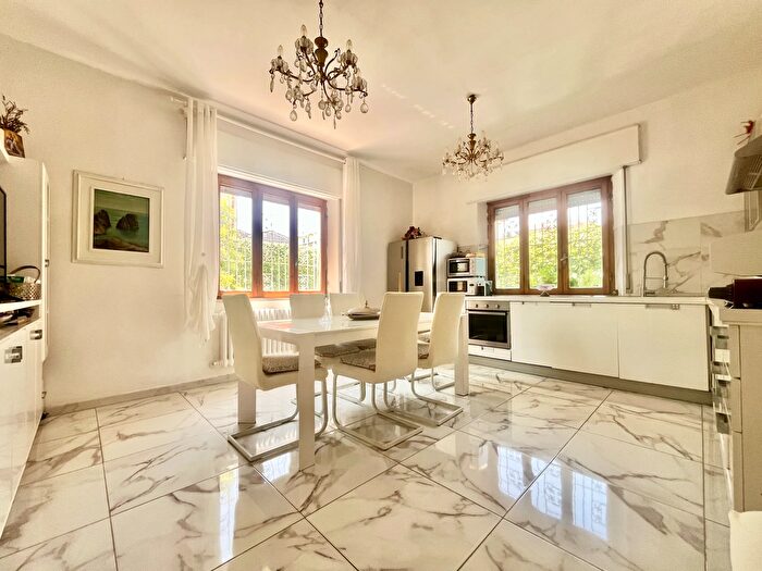 Casa con 5 locali in vendita in Ss, Buti