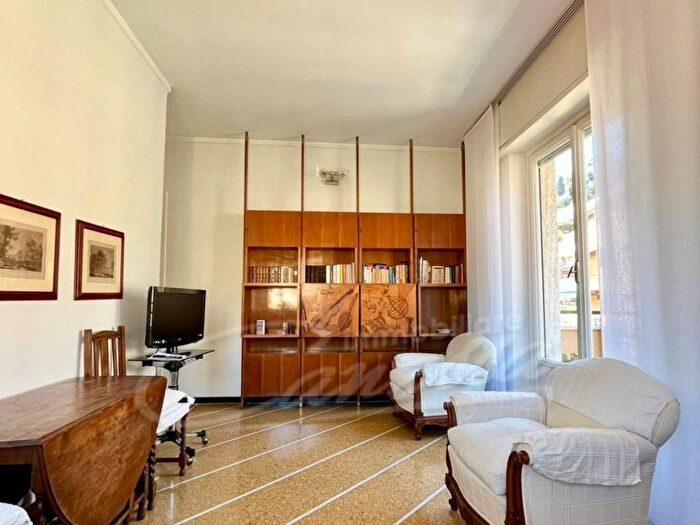 Appartamento trilocale in affitto in Via Marco Polo, Porto, Rapallo