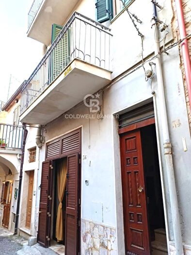 Casa con 8 locali in vendita in Via Pozzo Paradiso, Scicli