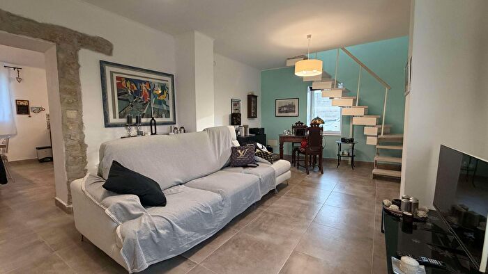 Casa con 5 locali in vendita in Camerano